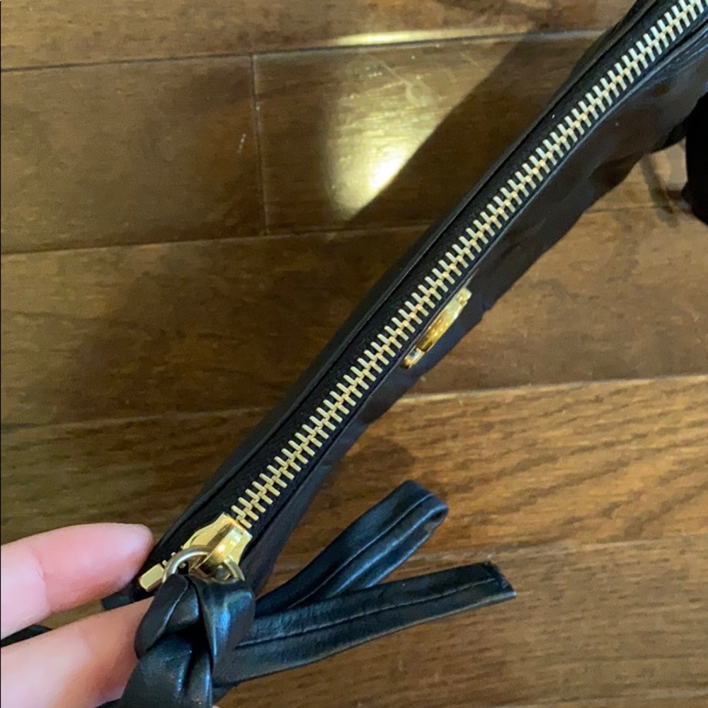 Gucci Hysteria Wristlet Black Leather Clutch - Picture 4 of 8